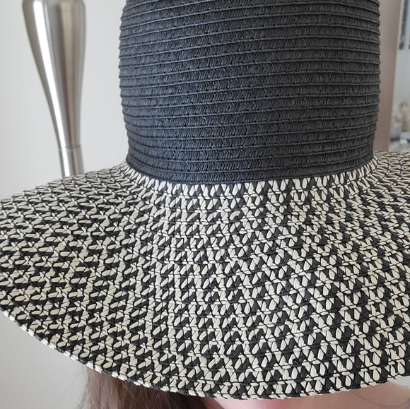 Banana Republic Beach Hat NWT - Picture 4 of 5